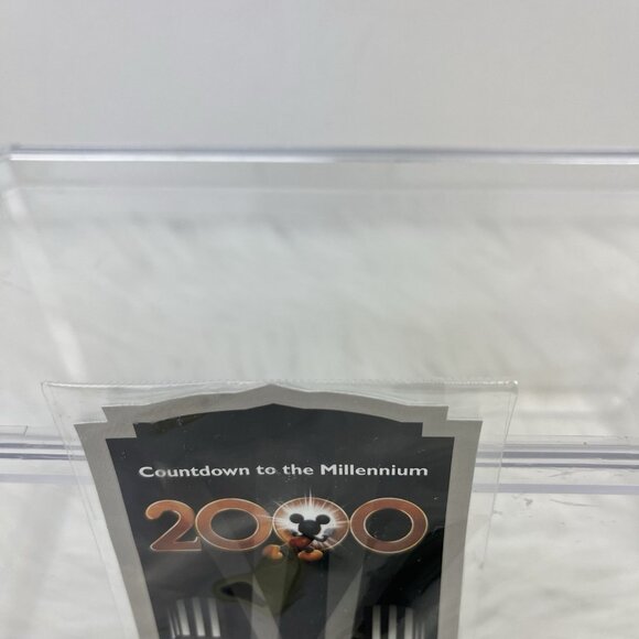 Disney Countdown to the Millennium 2000 Goofy in Mickey's Revue 1932 Pin #99 - Picture 2 of 6